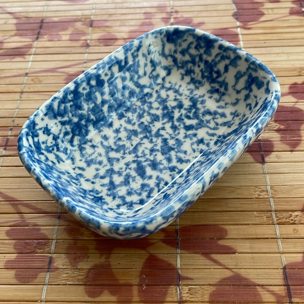 Henn workshop blue sponge ware.